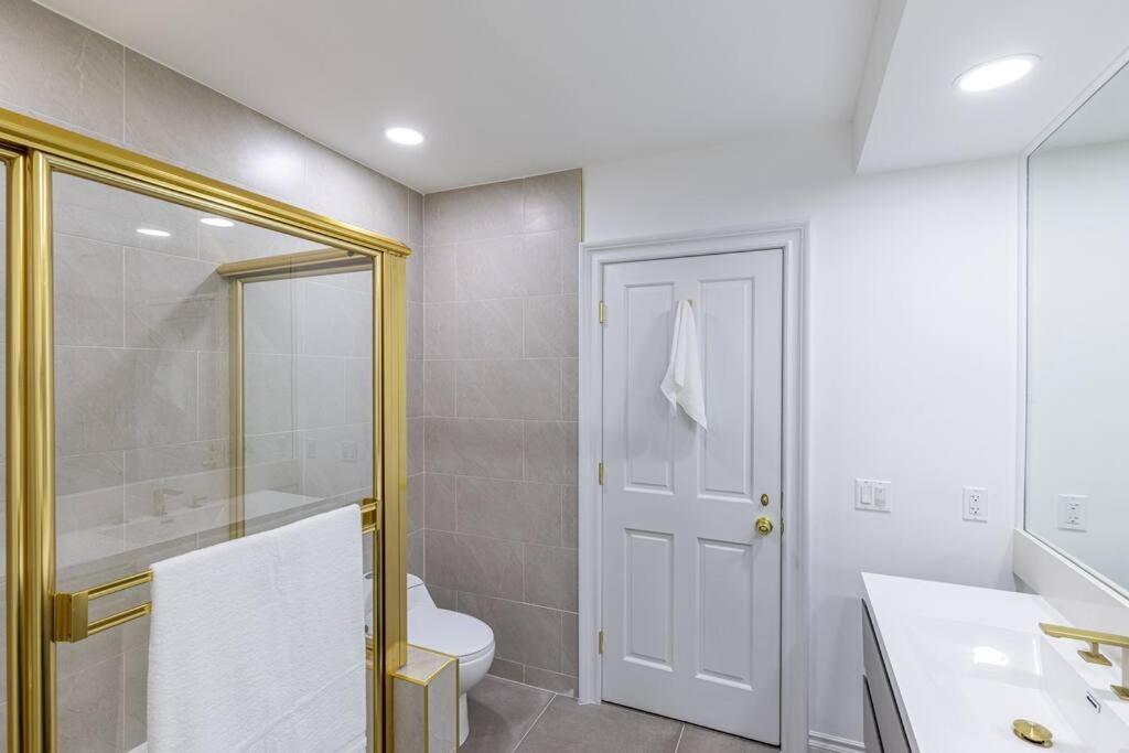 Villa Stunning, Newly Remodeled Bright