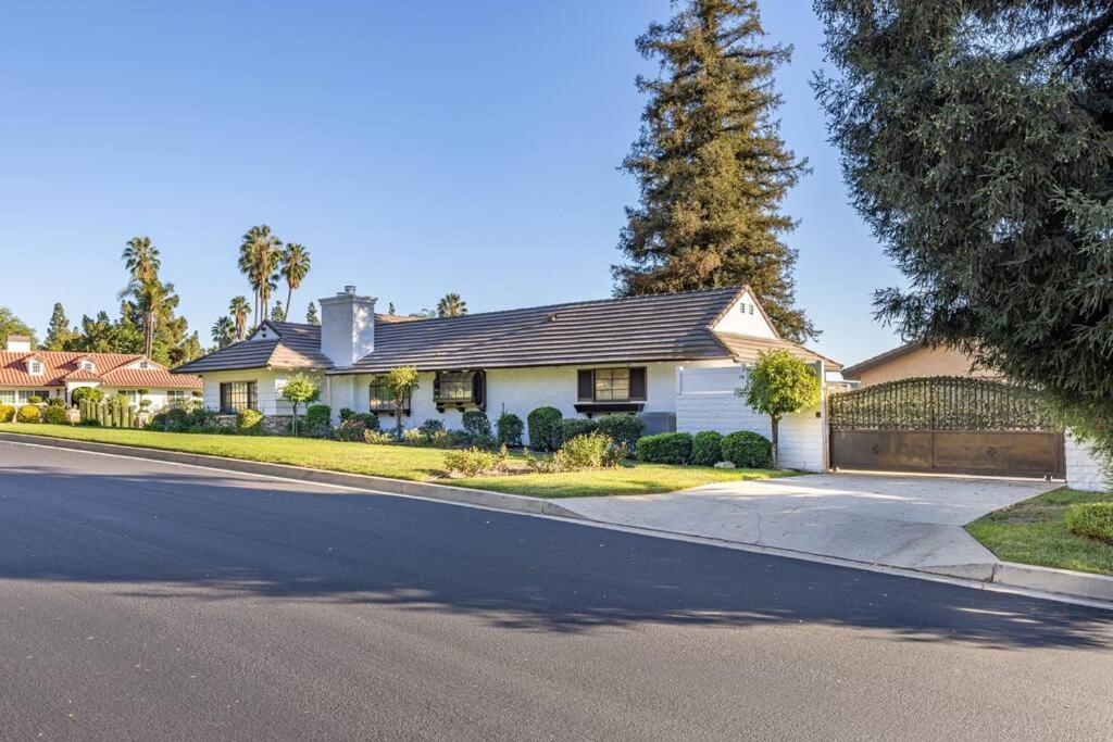 Villa Stunning, Newly Remodeled Bright *