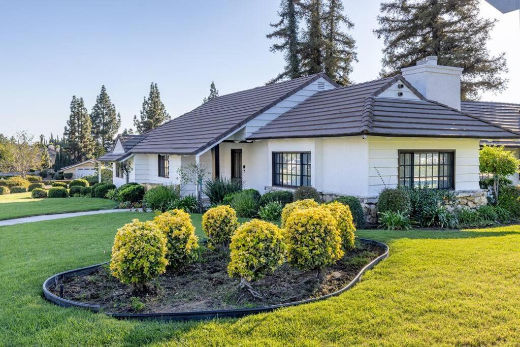 Villa Stunning, Newly Remodeled Bright