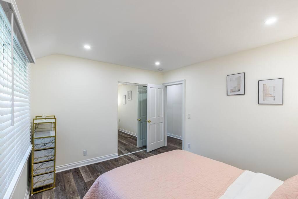 Stunning, Newly Remodeled Bright Villa
